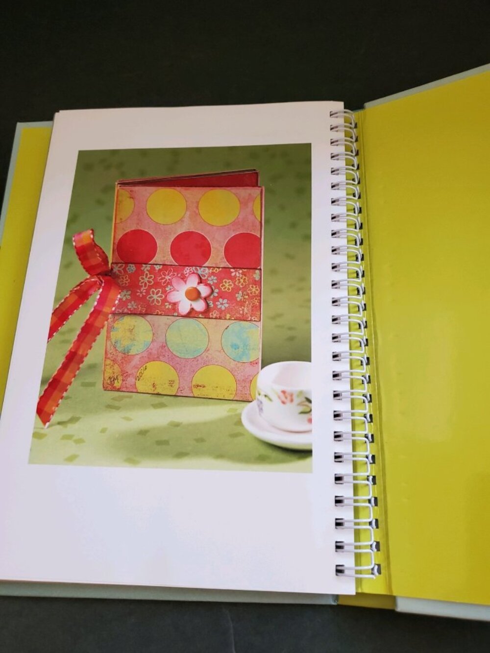 Card Making and Mini Book Making - Craft Books - Picture 6 of 7
